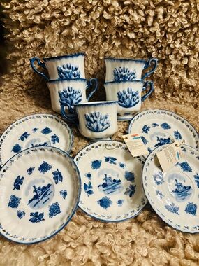 Exquisite Royal T Holland Porcelain Teacup and Saucer Set - Tulip